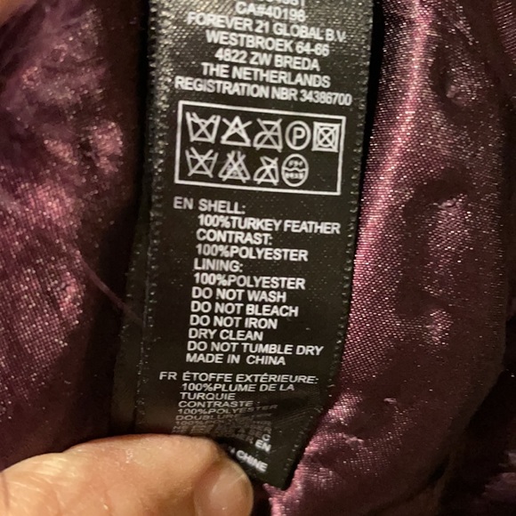 Burgundy Feathers - Vest - Picture 4 of 4